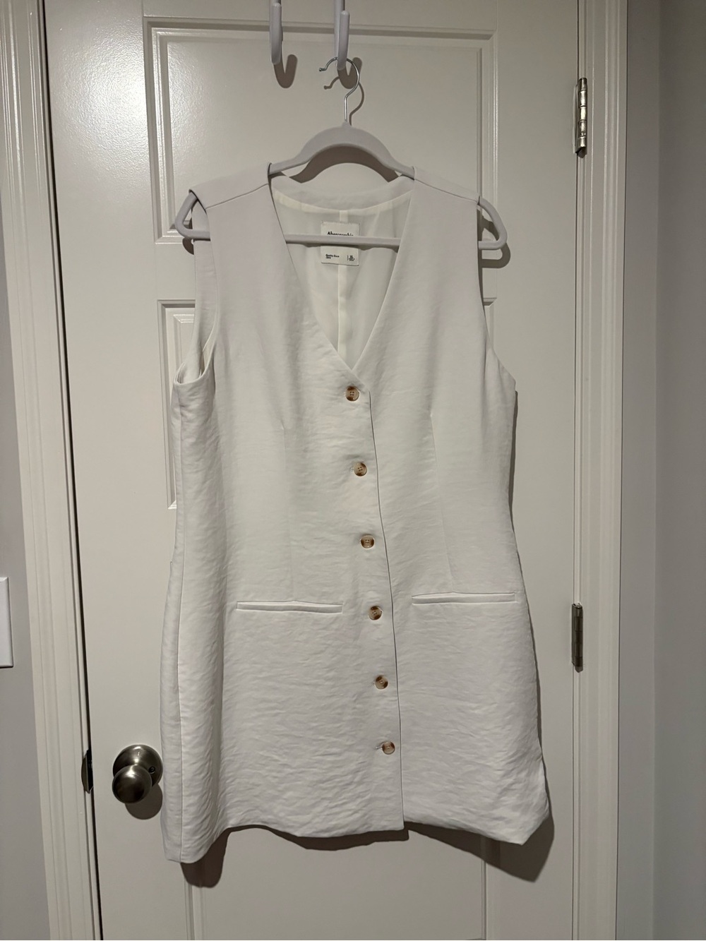 Abercrombie & Fitch White Sleeveless Button-Front Dress